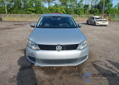 2014 Volkswagen Jetta 1.8T Se z USA, uszkodzony, nr VIN 3VWD17AJ3EM227750